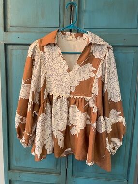 entro Rust & White Floral Tunic with Scalloped Yoke